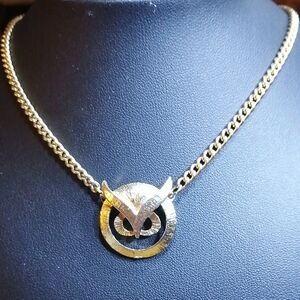 Vintage Gold Tone Owl Head Pendant On Chain Necklace 17" Long